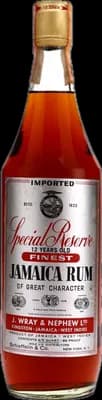 Bouteille de spiritueux : Special Reserve Finest Jamaica Rum 1960s de la marque J. Wray & Nephew LTD.