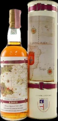 Bouteille de spiritueux : Rhum Agricole Pot Still de la marque Moon Import
