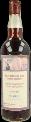 Bouteille de spiritueux : Dark Jamaika Rum de la marque Skorupa